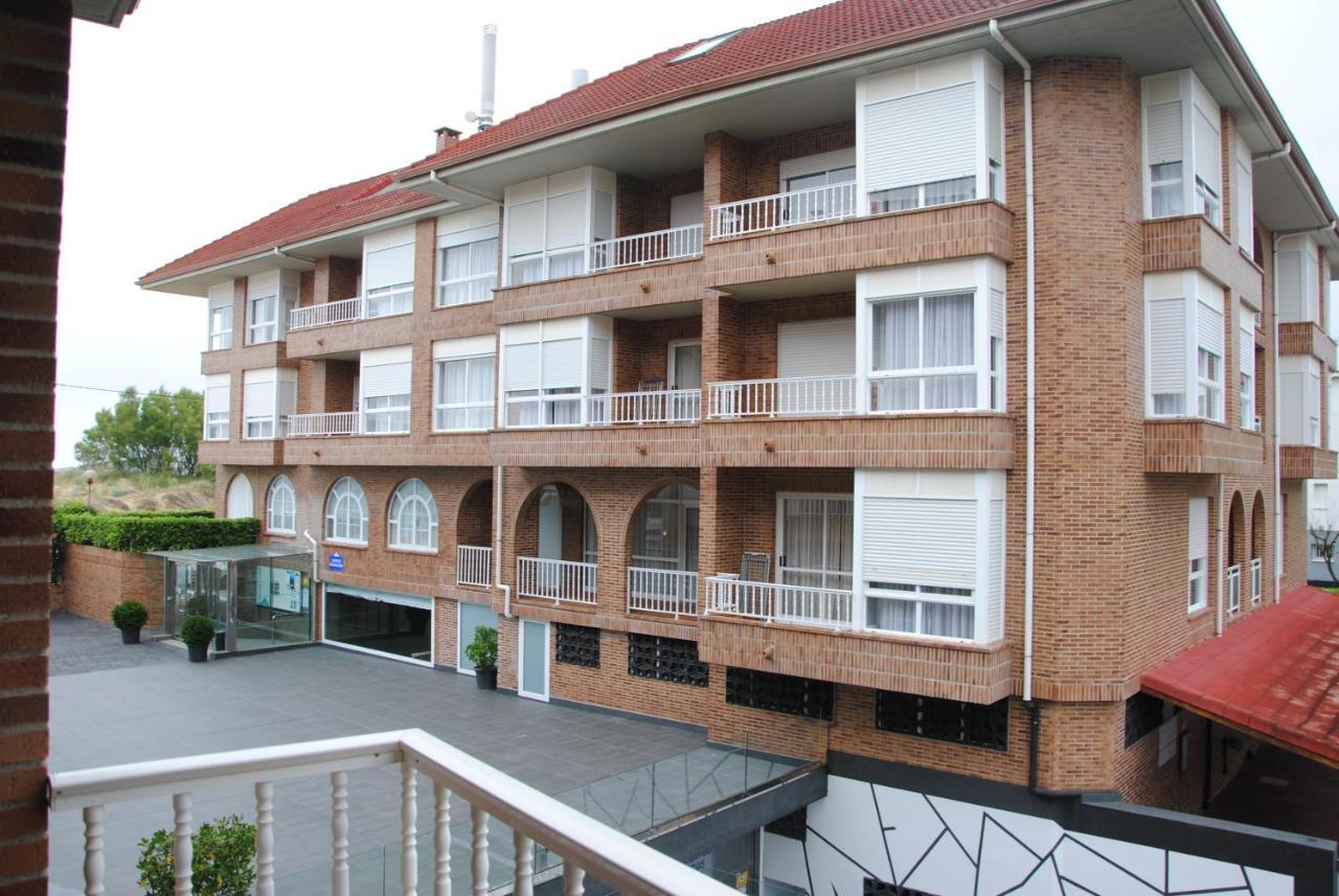 Apartamentos Regollera Noja Exterior photo